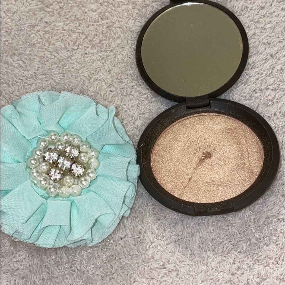 Becca opal highlight